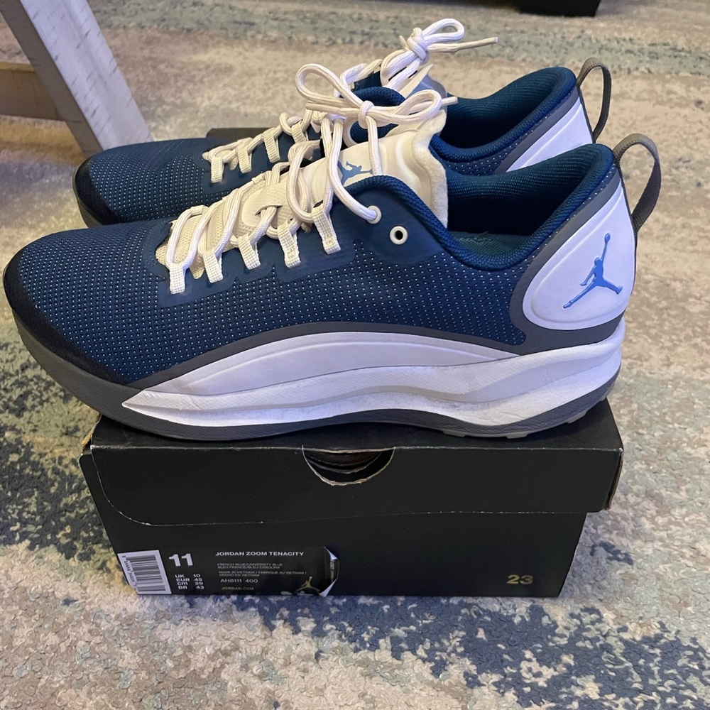 Jordan zoom tenacity